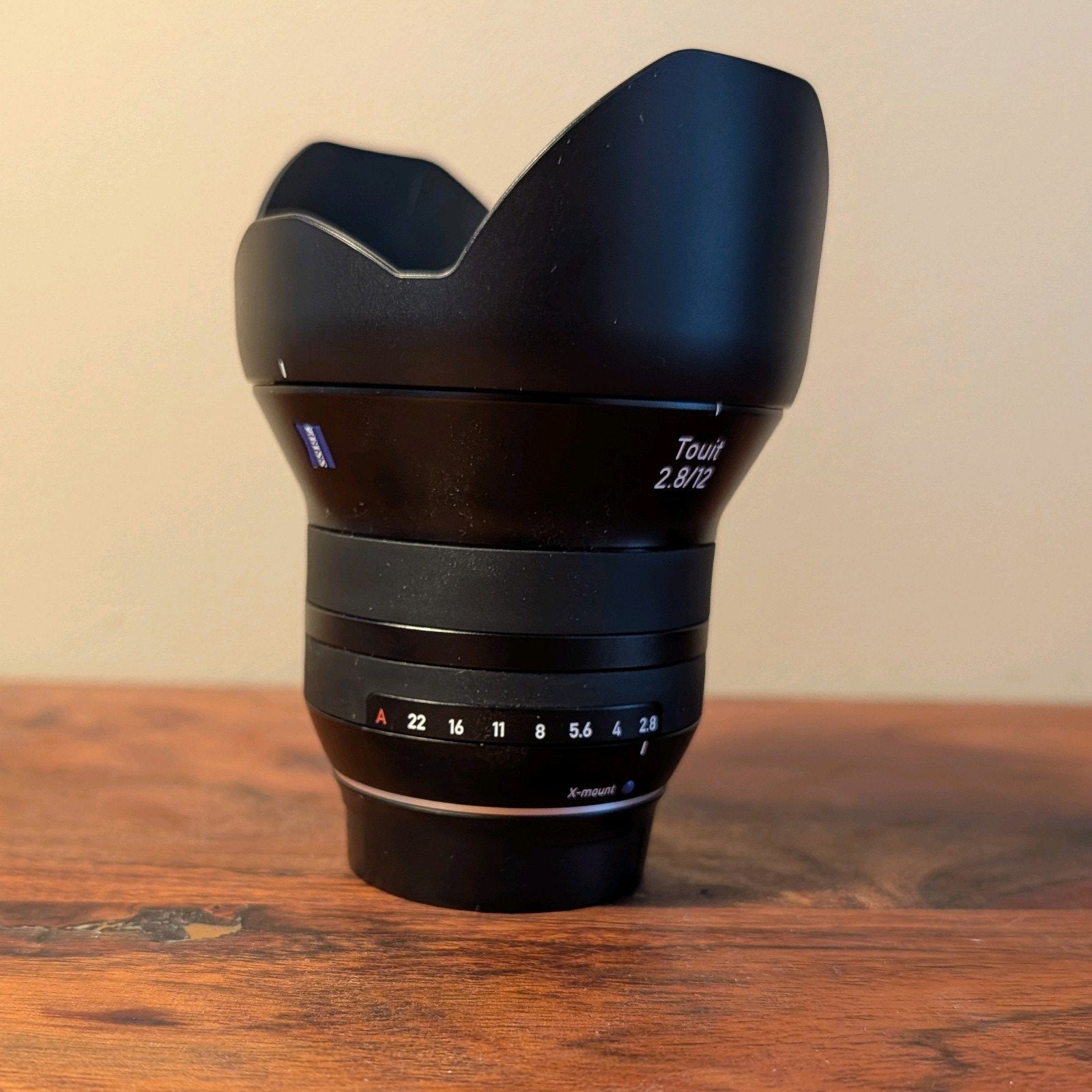 Zeiss Touit 2.8/12 Groothoeklens voor Fujifilm X-mount, Autofocus, Zo goed als nieuw, 12 mm, Zeiss