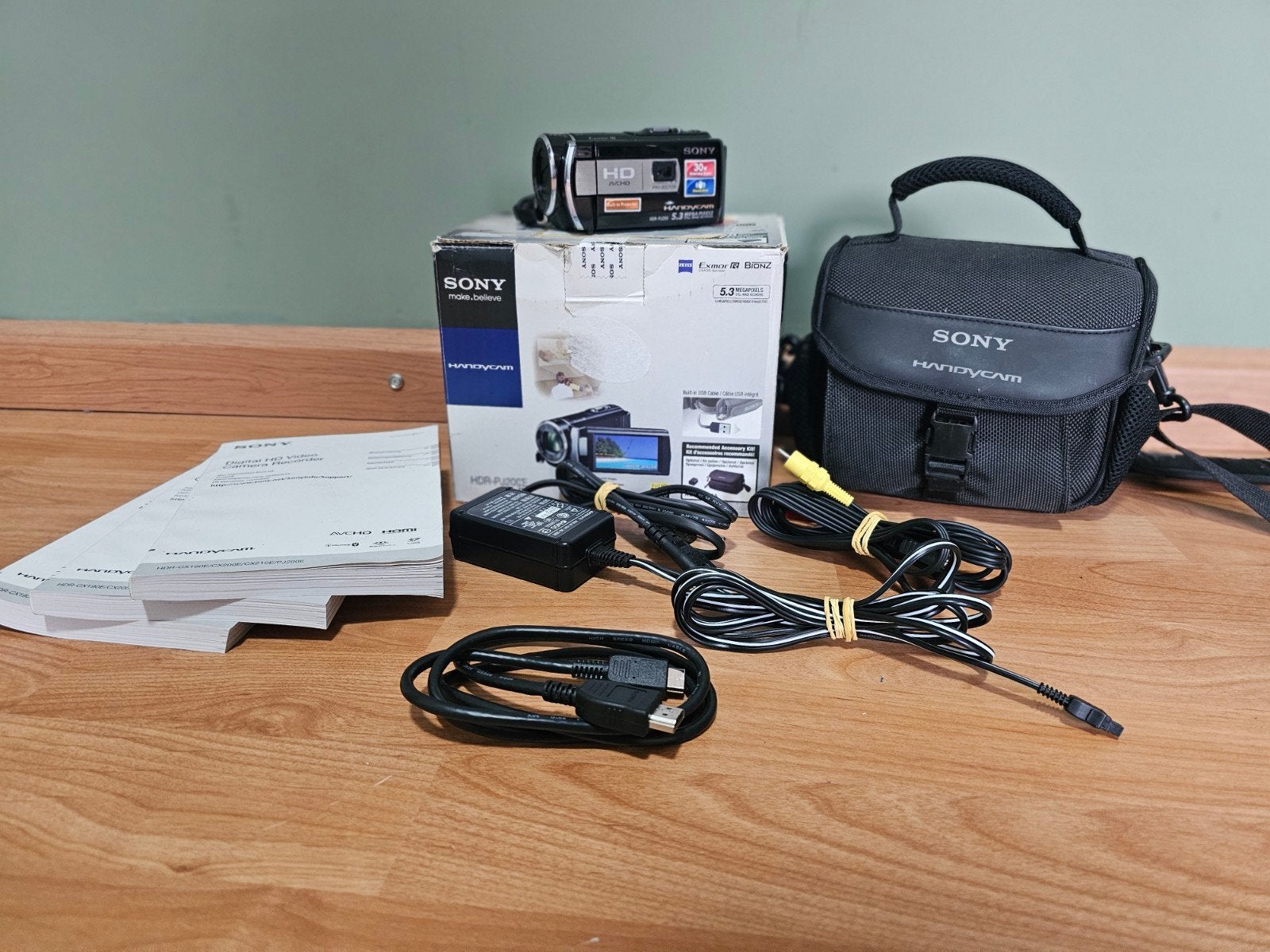Sony HDR PJ200 met ingebouwde projector, 20x of meer, Ophalen of Verzenden, Band, Disc of Geheugen, Sony
