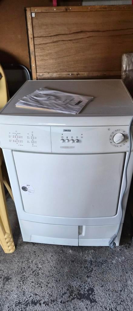 Zanussi ZTE 220 Trommeldroger - Condensdroger, Ophalen, 6 tot 8 kg, Gebruikt, Voorlader