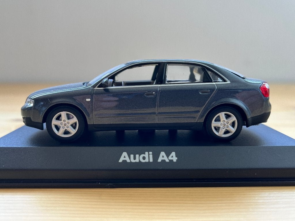 Minichamps Audi A4 B6 Limousine 1:43, Verzenden, Zo goed als nieuw, Auto, MiniChamps