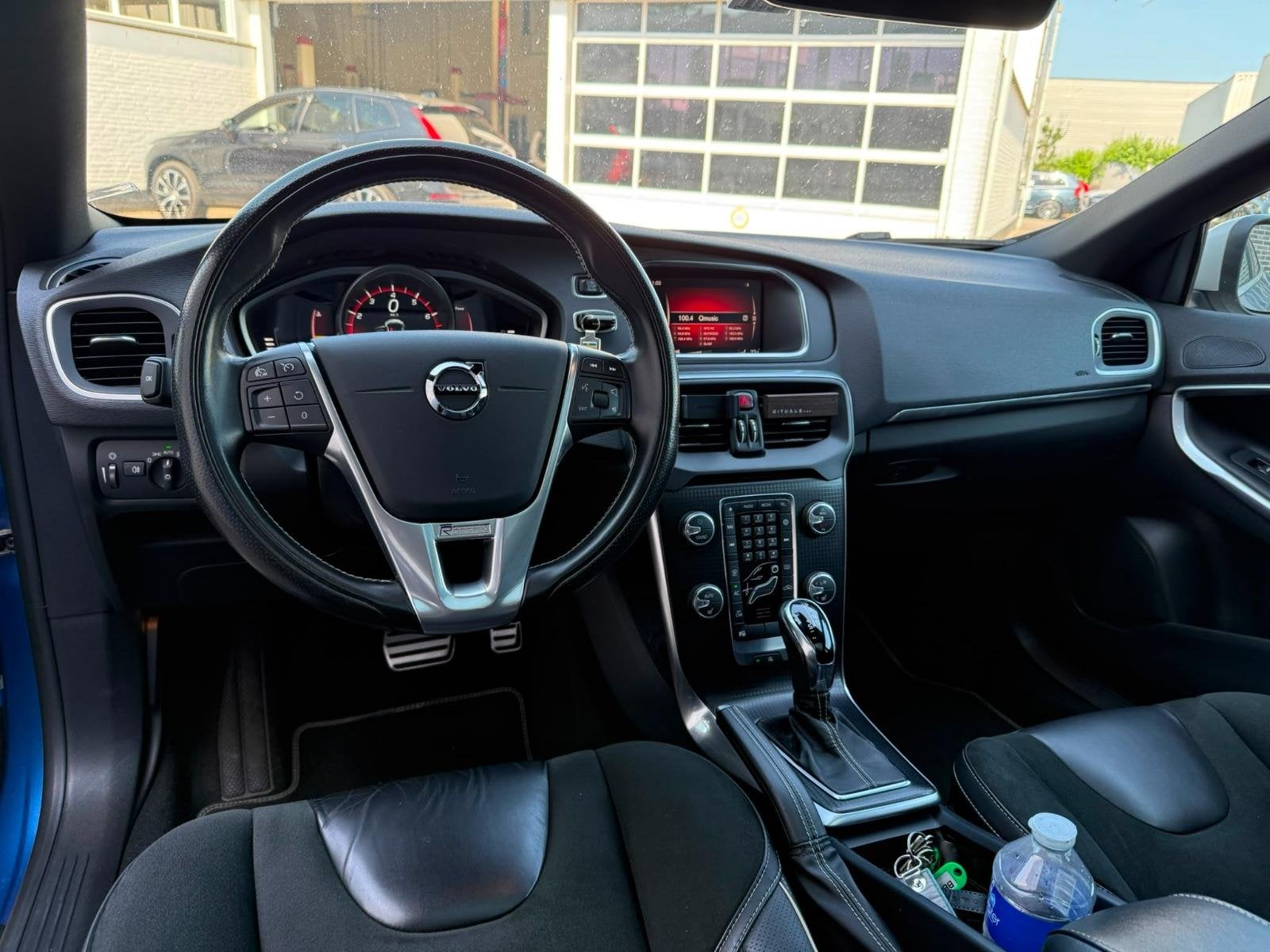 Volvo V40 1.5 T3 Polar+ Sport | R-Design | Panoramadak | Har, Auto's, Volvo, Euro 6, 4 cilinders, Blauw, Origineel Nederlands