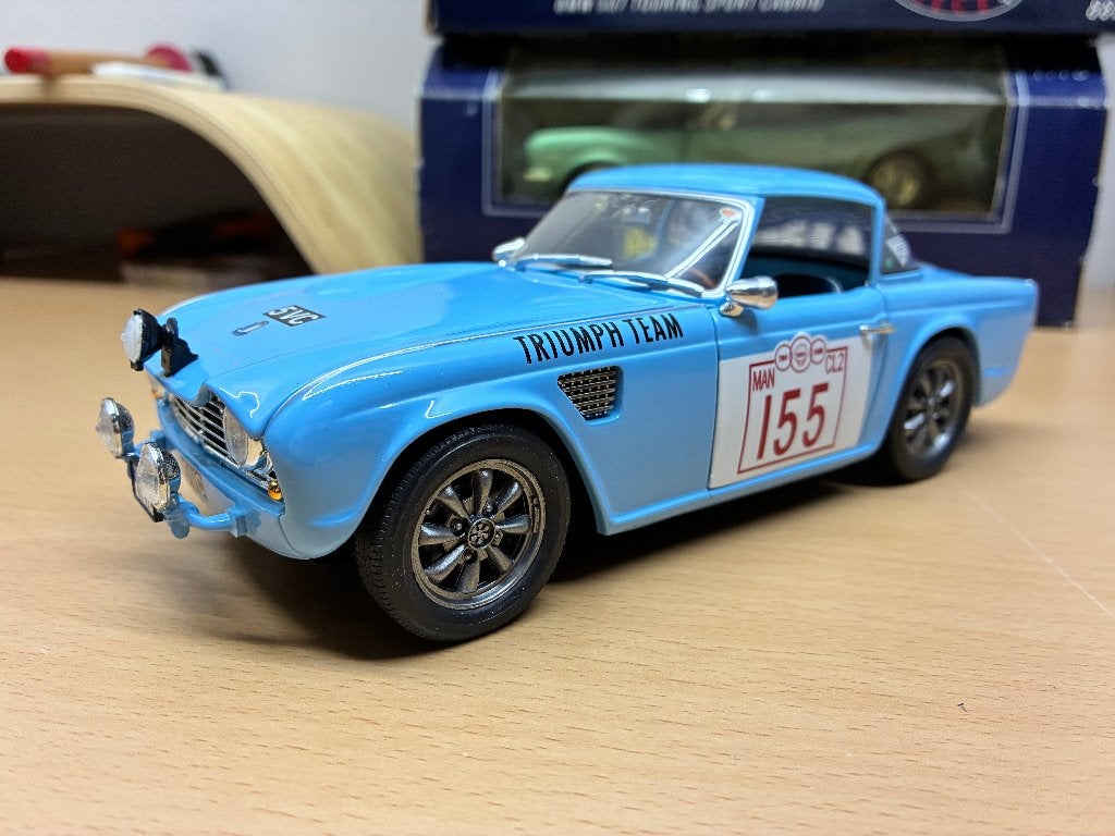 Truimph TR4 Rally  nr 155 Light Blue   1/18 Revell, Ophalen of Verzenden, Nieuw, Auto, Revell