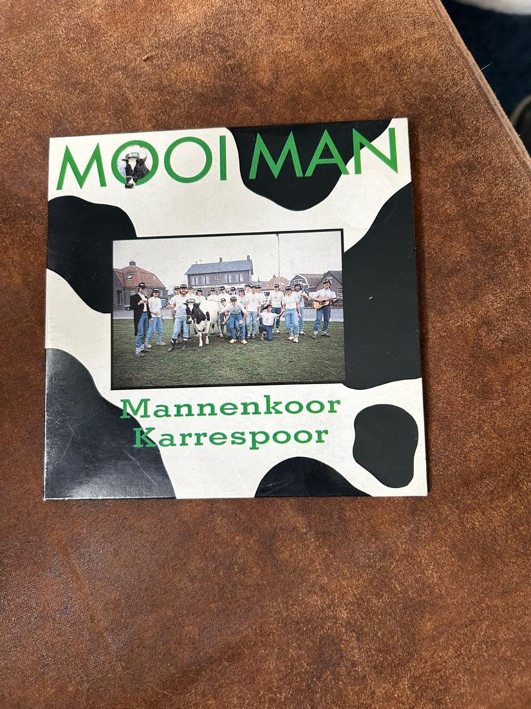 Mannenkoor karrespoor - mooi man, Ophalen of Verzenden, Zo goed als nieuw, Levenslied of Smartlap