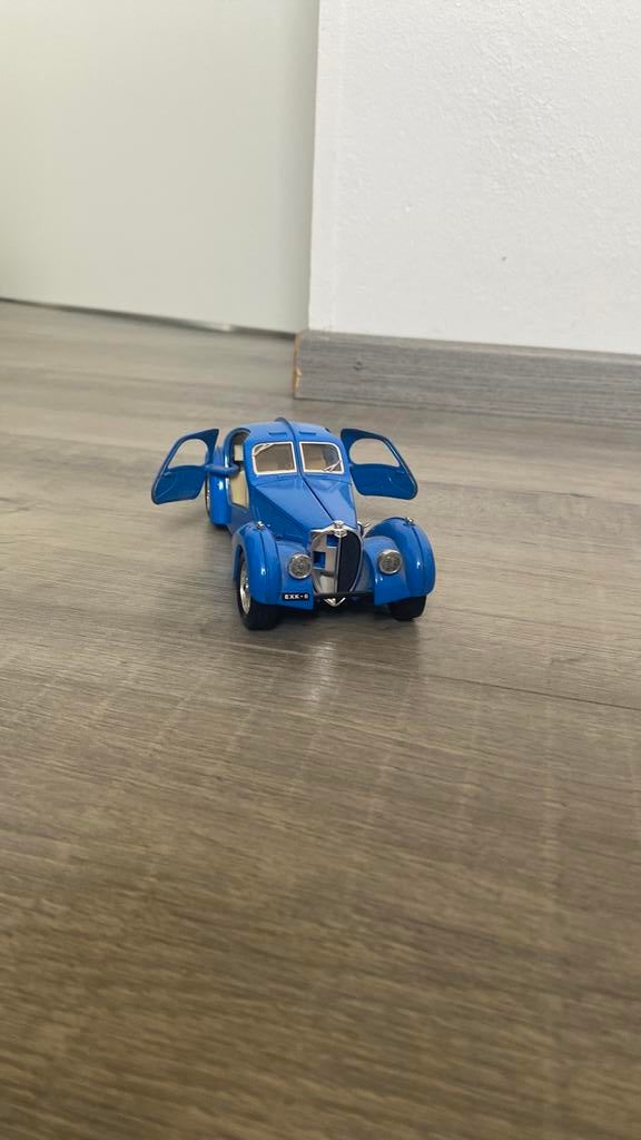 Originele Modelauto Bugatti, Ophalen of Verzenden, Zo goed als nieuw, Bburago
