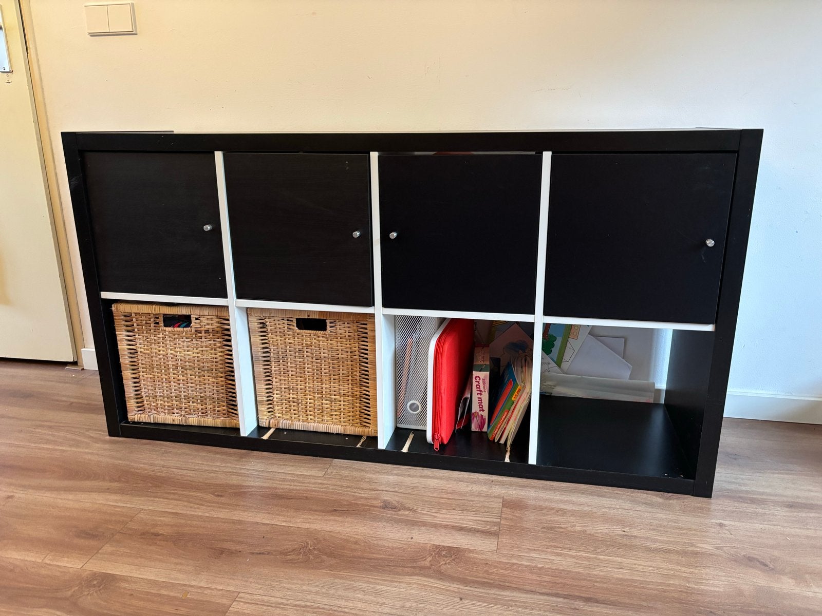 IKEA Kallax Kast Zwart met Deuren en Manden, Ophalen, Gebruikt, 100 tot 150 cm, Minder dan 100 cm