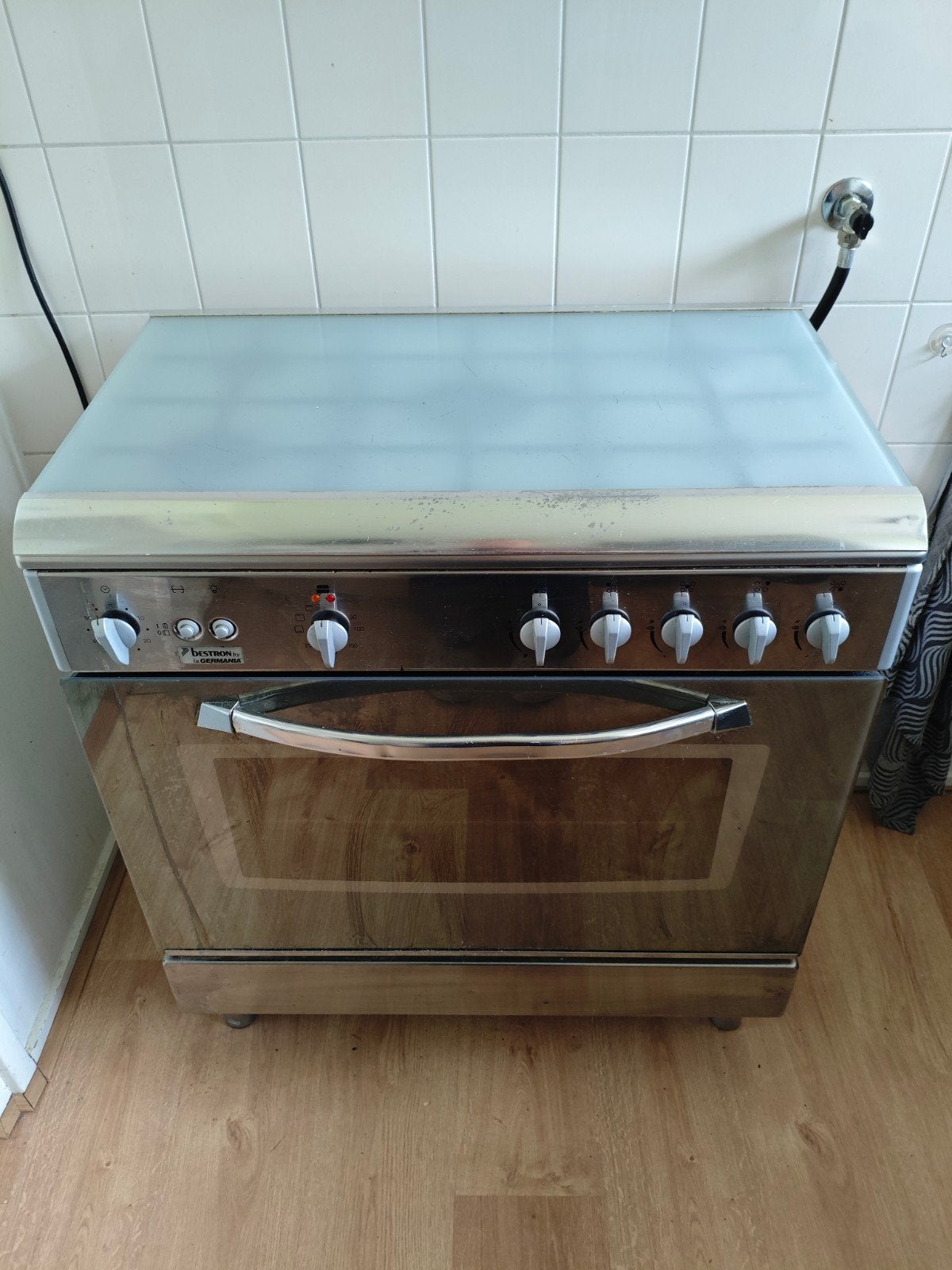 Vrijstaand gasfornuis met oven - Bestron by la Germania, Witgoed en Apparatuur, Fornuizen, Ophalen, Gebruikt, 60 cm of meer, Gas