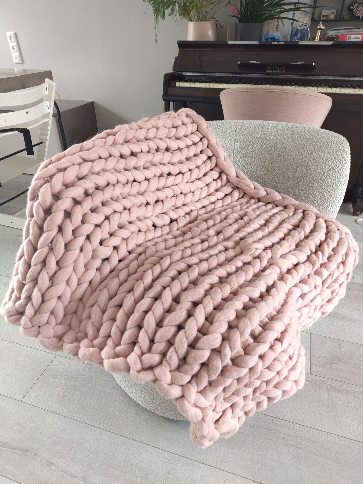 Mooi roze chunky gebreid sierkleed 130 x 110 cm, Chunky gebreid, modern, decoratief, Ophalen of Verzenden, Zo goed als nieuw, Roze