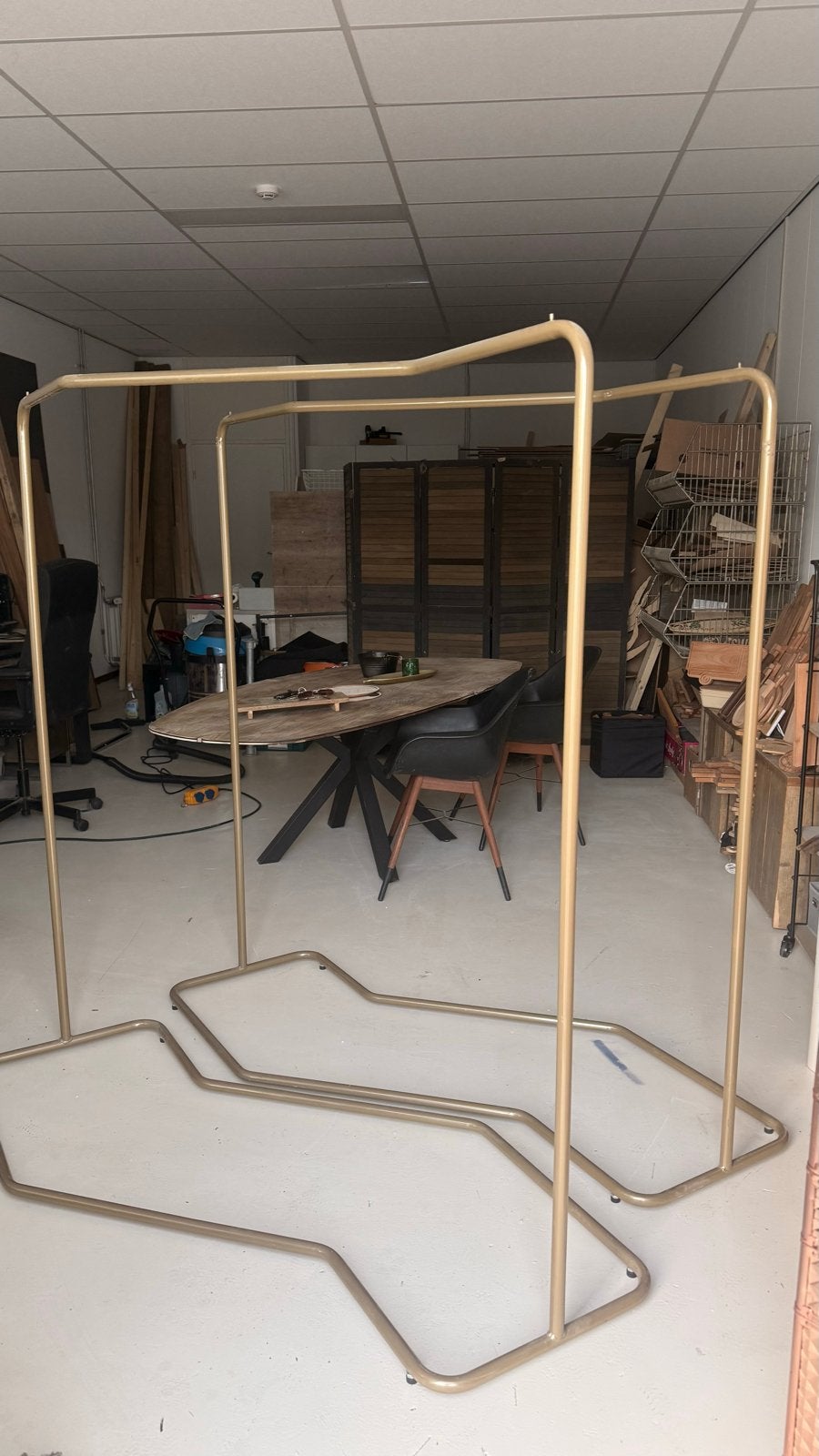 Goudkleurig Kledingrek Frame - Italiaans Design (2 stuks), Kleding | Dames, Kledingrekken, Ophalen, Gebruikt