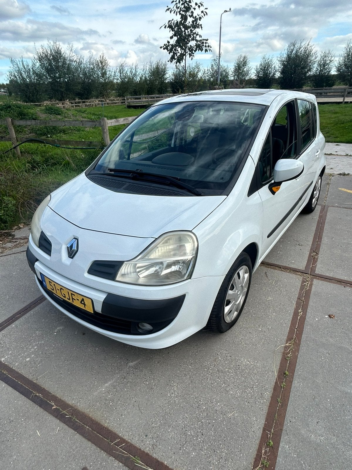 Renault Grand Modus 1.2 TCE 2008 Wit panorama dak, Voorwielaandrijving, Stof, Zwart, 4 cilinders
