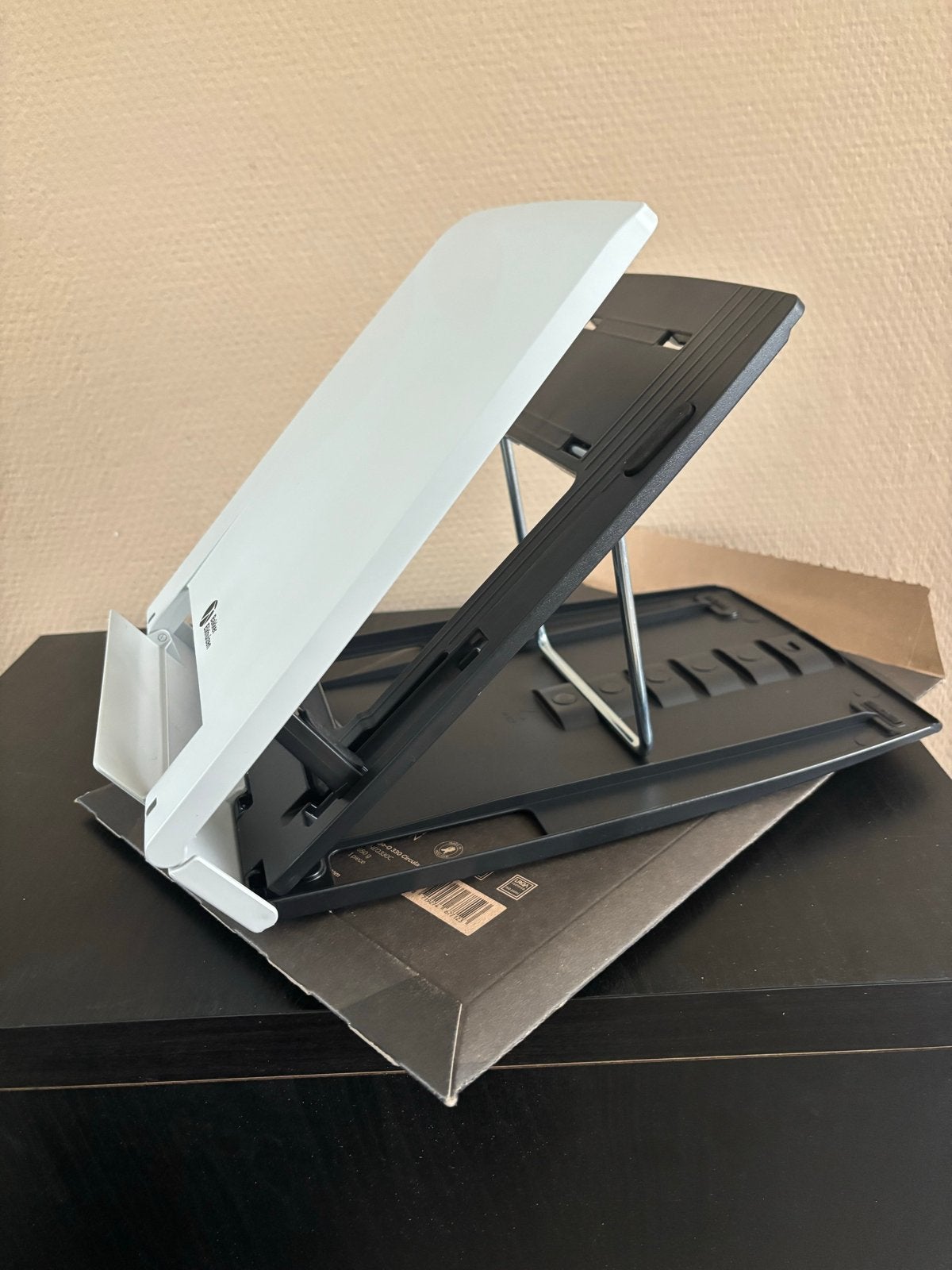 Bakker Elkhuizen Ergo-Q 330 Laptopstandaard Zilver, Computers en Software, Ophalen of Verzenden, Nieuw, In hoogte verstelbaar