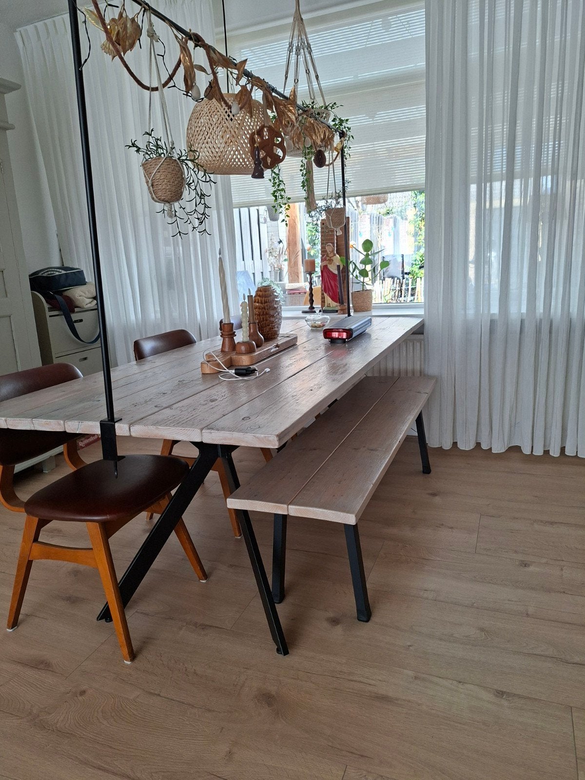 Eettafel met eetbankje - robuust en sfeervol, Huis en Inrichting, Gebruikt, 50 tot 100 cm, Industrieel, landelijk, 150 tot 200 cm