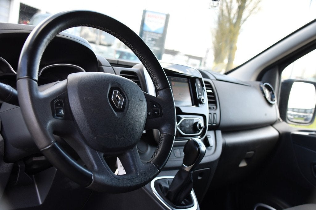 Renault Trafic 2.0 dCi 170 T29 L2H1 DC Luxe Black Edition Ca, Stof, Gebruikt, Euro 6, 4 cilinders