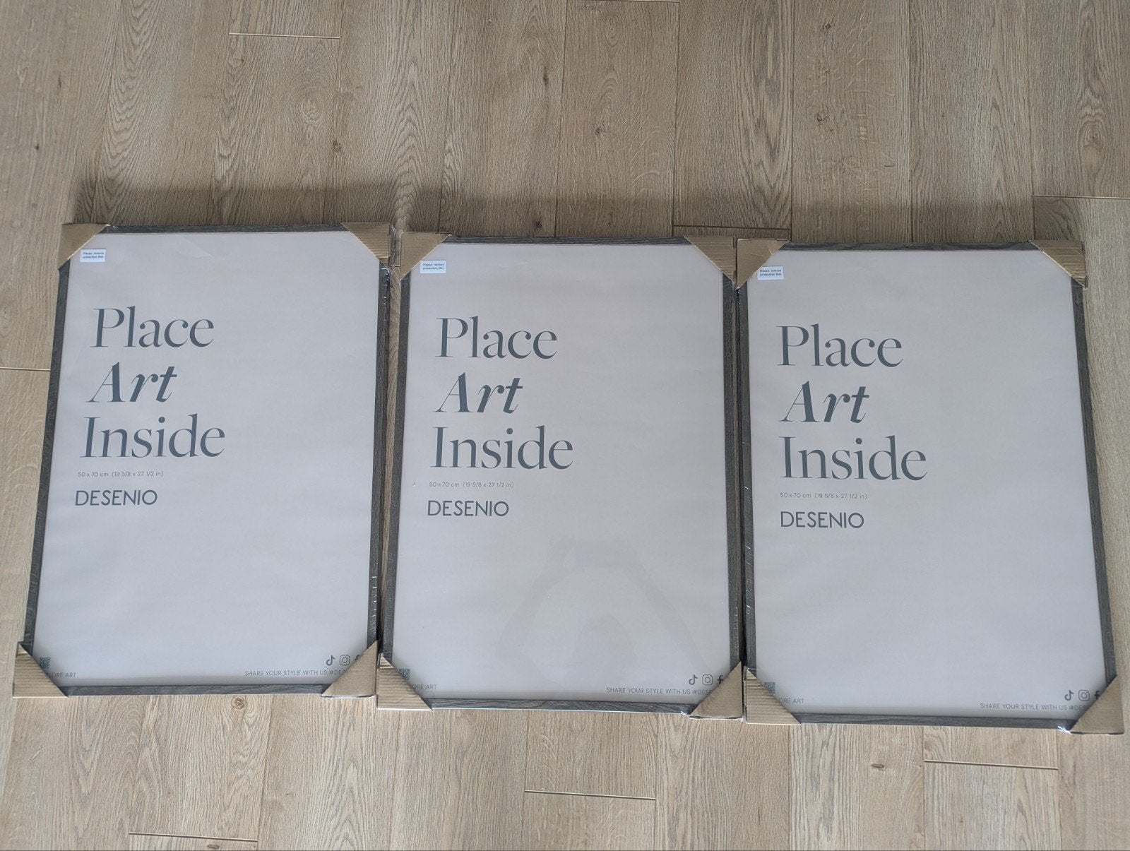 Drie lijsten walnoot 50x70 cm, Bruin, Nieuw, Ophalen of Verzenden, Posterlijst