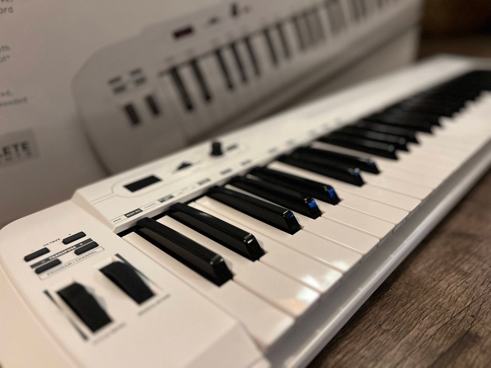 Samson Carbon 61 USB MIDI Controller - Zo goed als nieuw, 61 toetsen, Zo goed als nieuw, Aanslaggevoelig, Ophalen