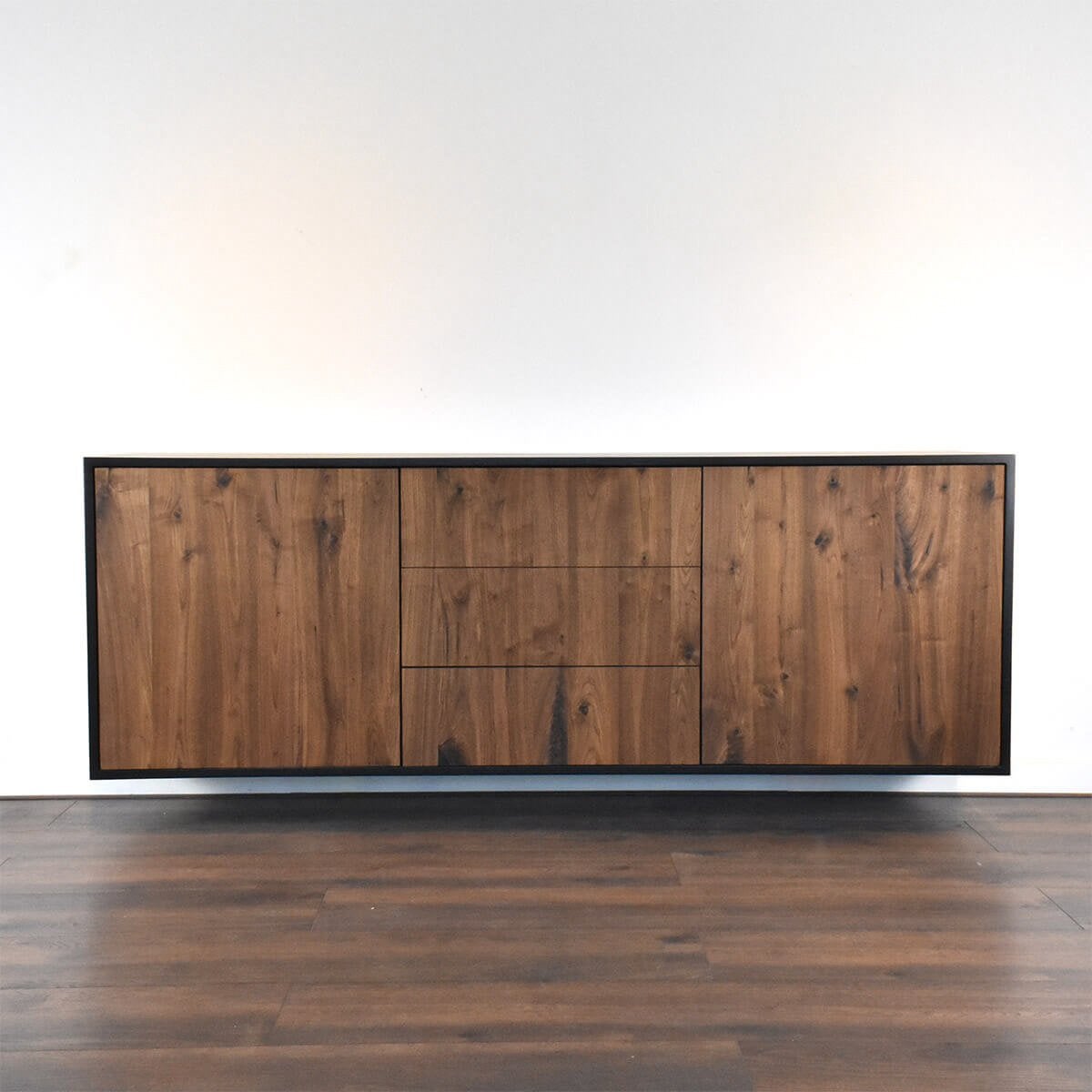 Notenhout dressoir , zwevende dressoir, Ophalen of Verzenden, Zo goed als nieuw, 25 tot 50 cm