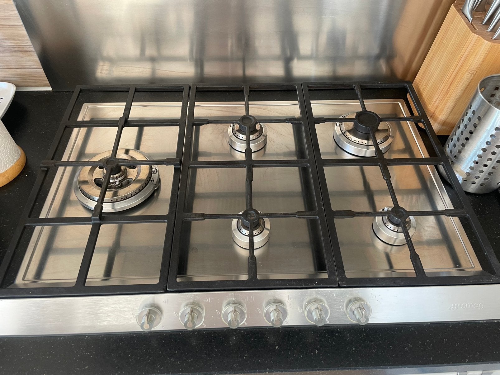 Smeg 5-pits gaskookplaat met wokbrander, Witgoed en Apparatuur, Fornuizen, Gebruikt, Inbouw, Gas, 5 kookzones of meer, Minder dan 85 cm