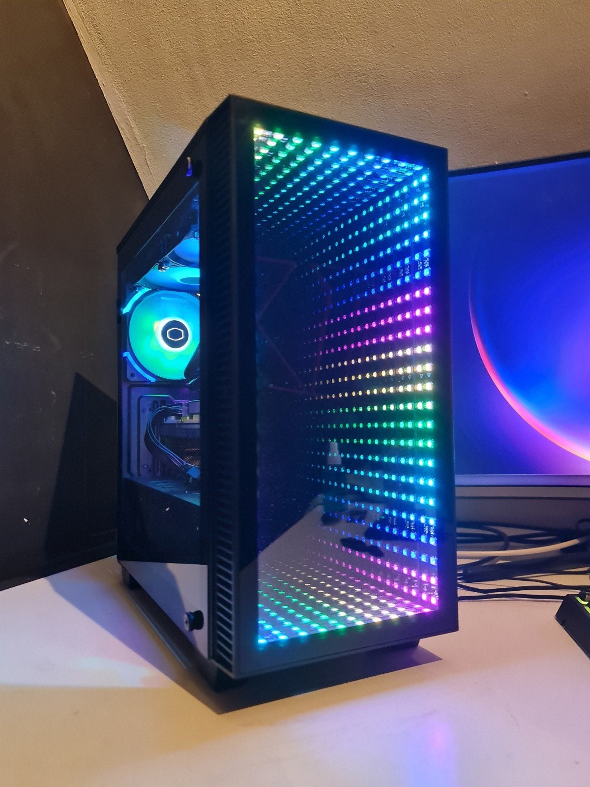 Foto 2 van Gaming PC RTX 5060 - i5 11600K - 32gb ram - 1tb m.2 wd black