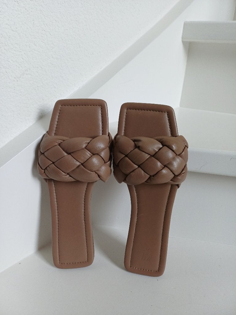 H&M SLIPPERS MT 40 LEER NIEUW, Slippers, H&M, Nieuw, Ophalen of Verzenden