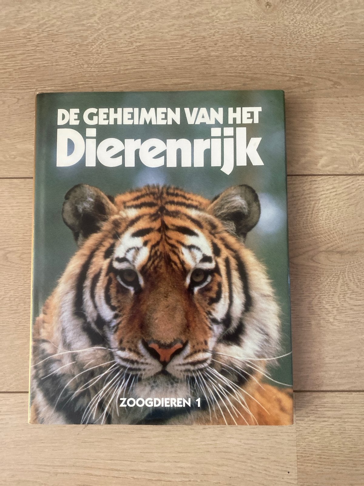 De Geheimen van het Dierenrijk: Zoogdieren 1, Ophalen of Verzenden, Gelezen, Natuur algemeen