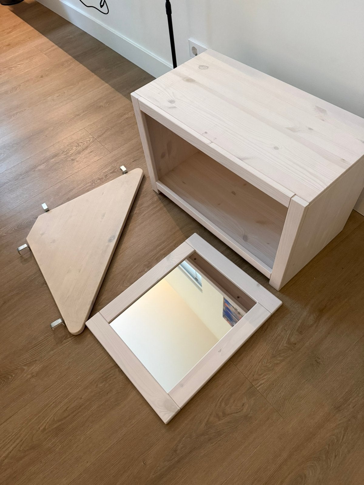Lifetime spiegel, hoekplank en kastje (whitewash), Ophalen, Zo goed als nieuw, Minder dan 45 cm