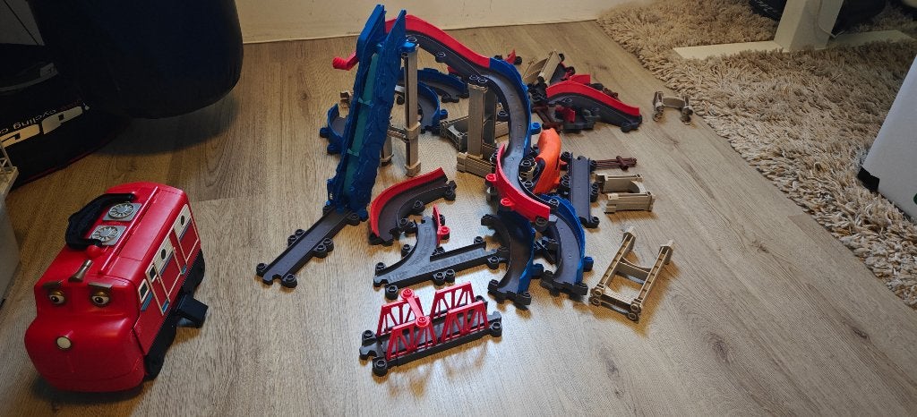 Chuggington die-cast set koffer kraan 7 treinen en baan, Ophalen of Verzenden, Gebruikt