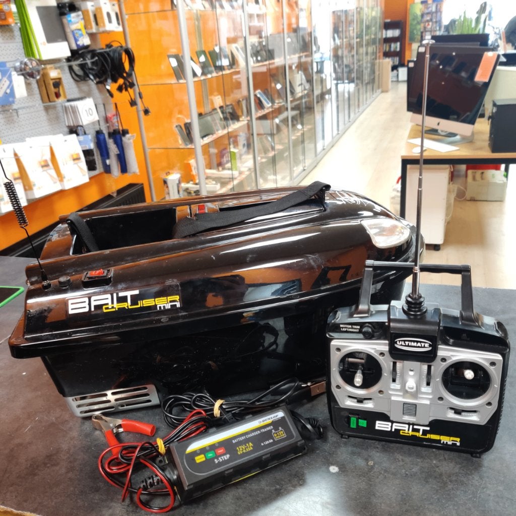Voerboot Ultimate Bait Cruiser Mini met zender en tas€249.99, Watersport en Boten, Hengelsport | Karpervissen, Ophalen, Gebruikt