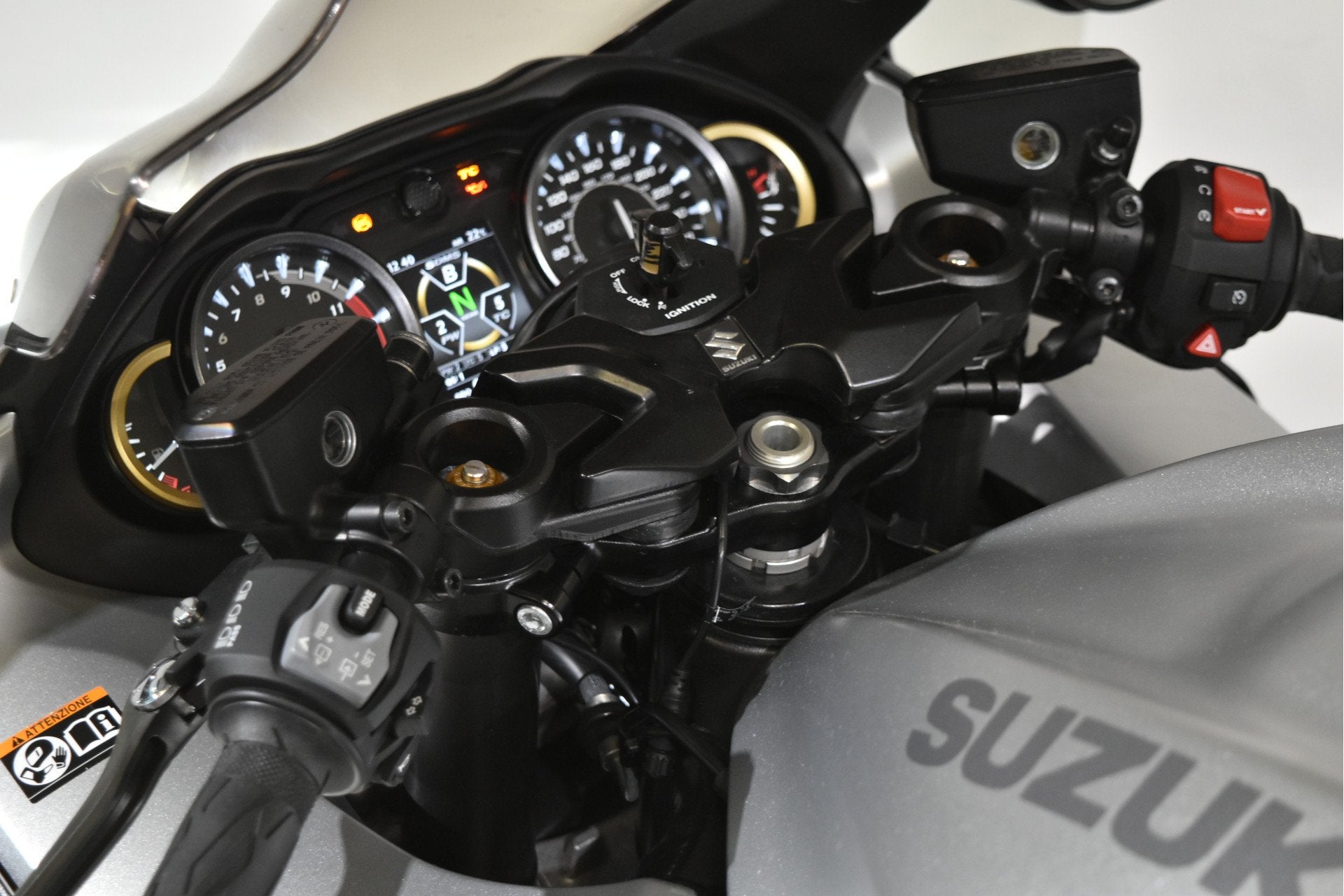 Suzuki GSX-R 1300 HAYABUSA (bj 2021), Motoren, Motoren | Suzuki, Traction Control, 1340 cc, Bedrijf, Meer dan 35 kW