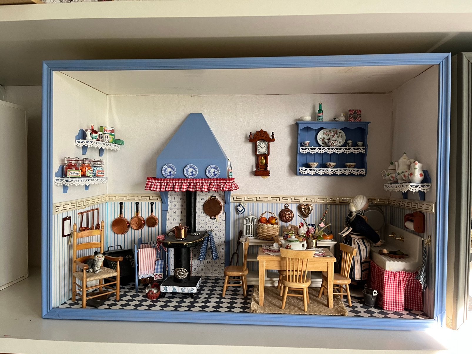 Diverse kijkkastjes en miniaturen, Ophalen, Poppenhuis