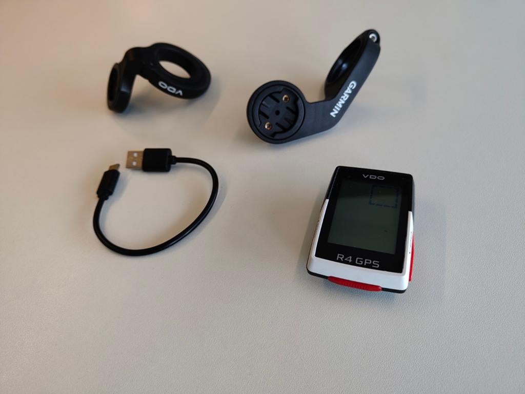 VDO R4 GPS, Fietsen en Brommers, Fietsaccessoires | Fietscomputers, Ophalen of Verzenden, Draadloos, Zo goed als nieuw
