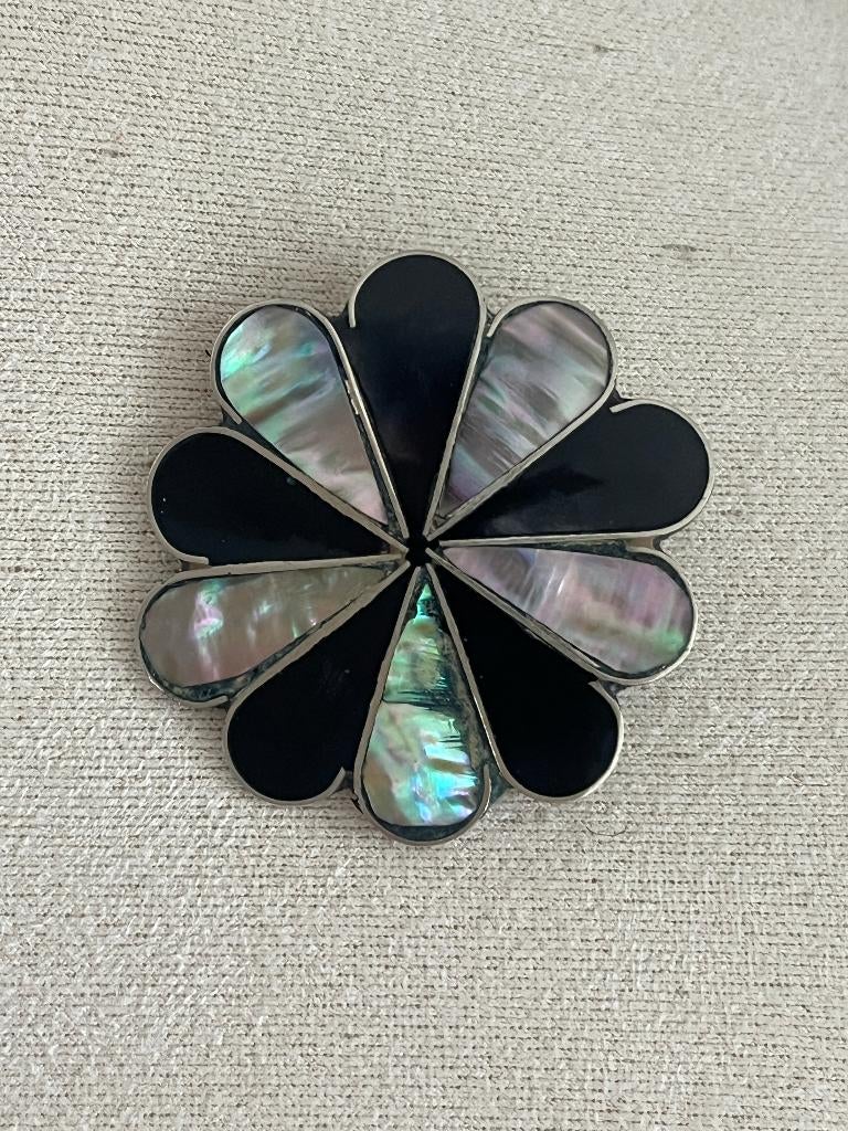 Vintage Taxco broche onyx met parelmoer, 4 tot 7 cm, Gebruikt, Overige kleuren, Ophalen of Verzenden