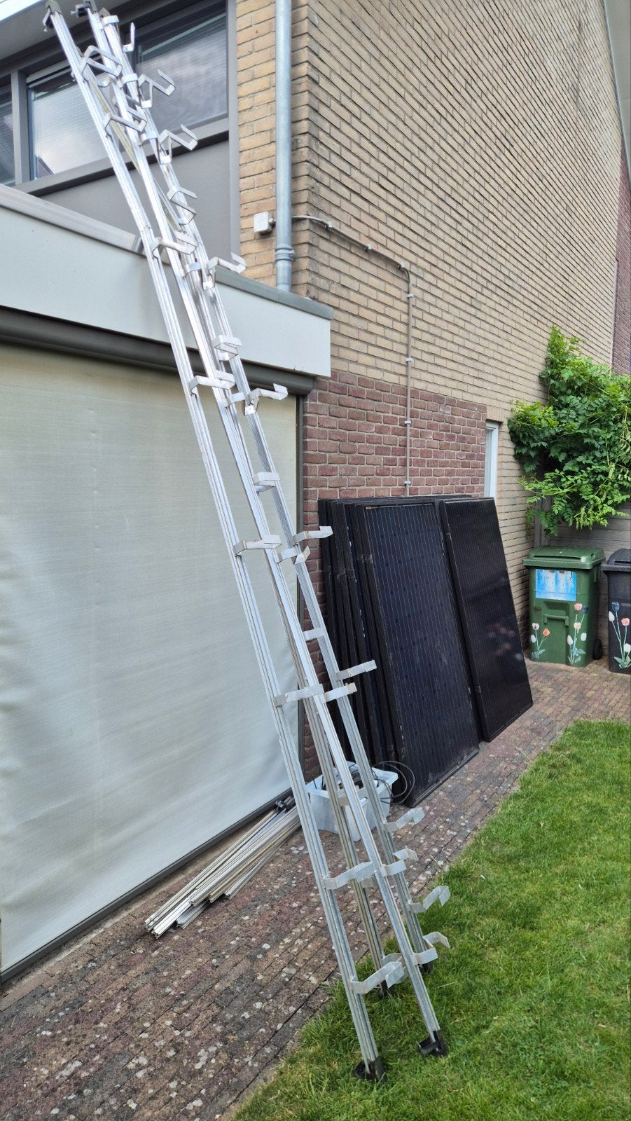 Zonnepanelen set met omvormers en montagemateriaal, Ophalen, Gebruikt, Compleet systeem