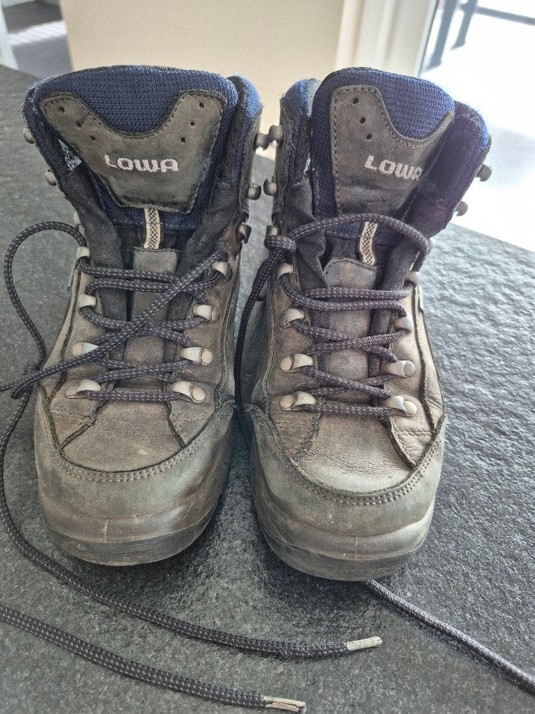 Lowa wandelschoenen maat 38, Ophalen, Gebruikt, Schoenen
