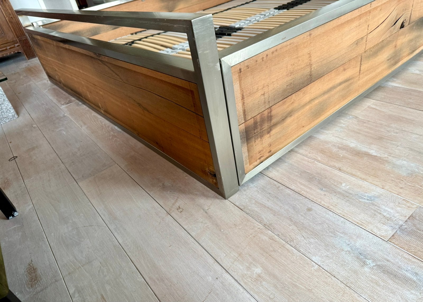 Bed 170x200 ombouw met lattenbodem en kast 56x56x122 cm., Ophalen, 90 cm, Tweepersoons, Zo goed als nieuw