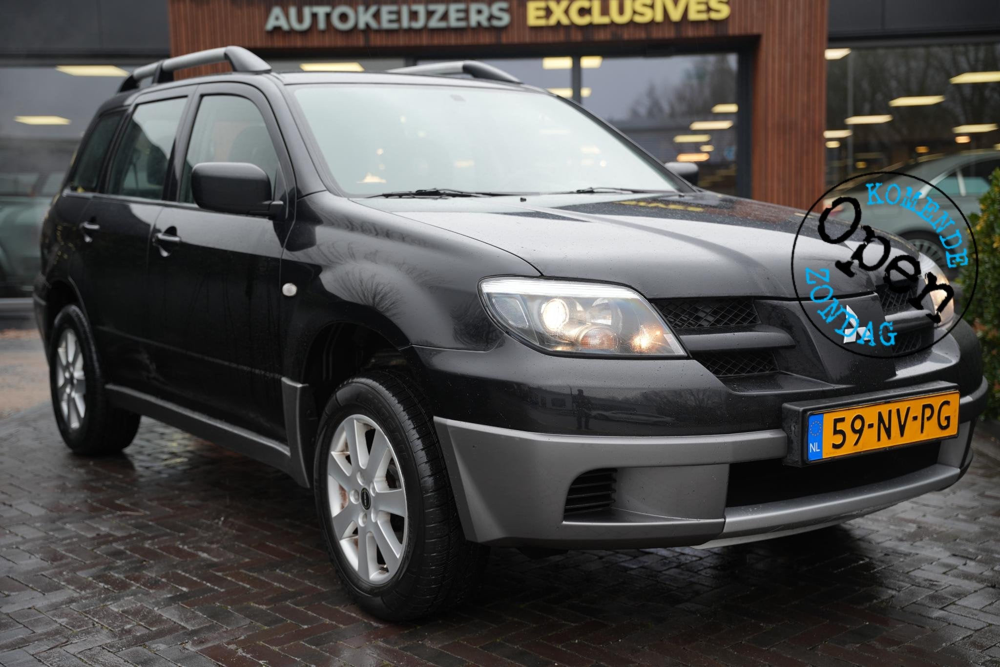 Mitsubishi Outlander 2.0 Comfort Airco Radio/CD Trekhaak, Auto's, Voorwielaandrijving, 4 cilinders, Zwart, Handgeschakeld