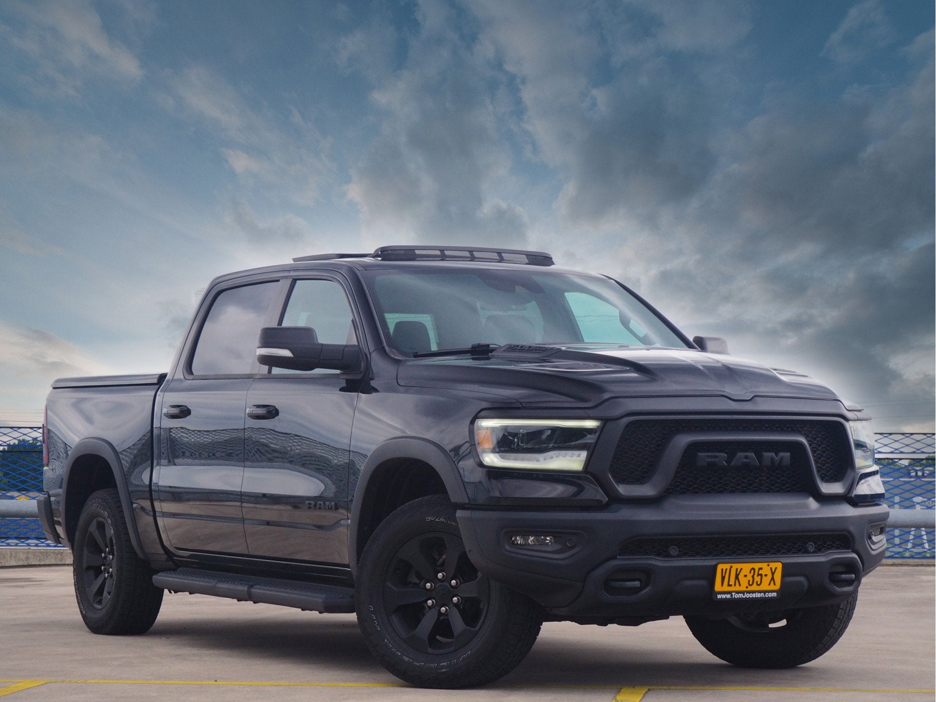 Dodge Ram 1500 5.7 HEMI - REBEL - 1e EIGENAAR - NL AUTO, Auto's, Gebruikt, Zwart, Origineel Nederlands, RAM 1500