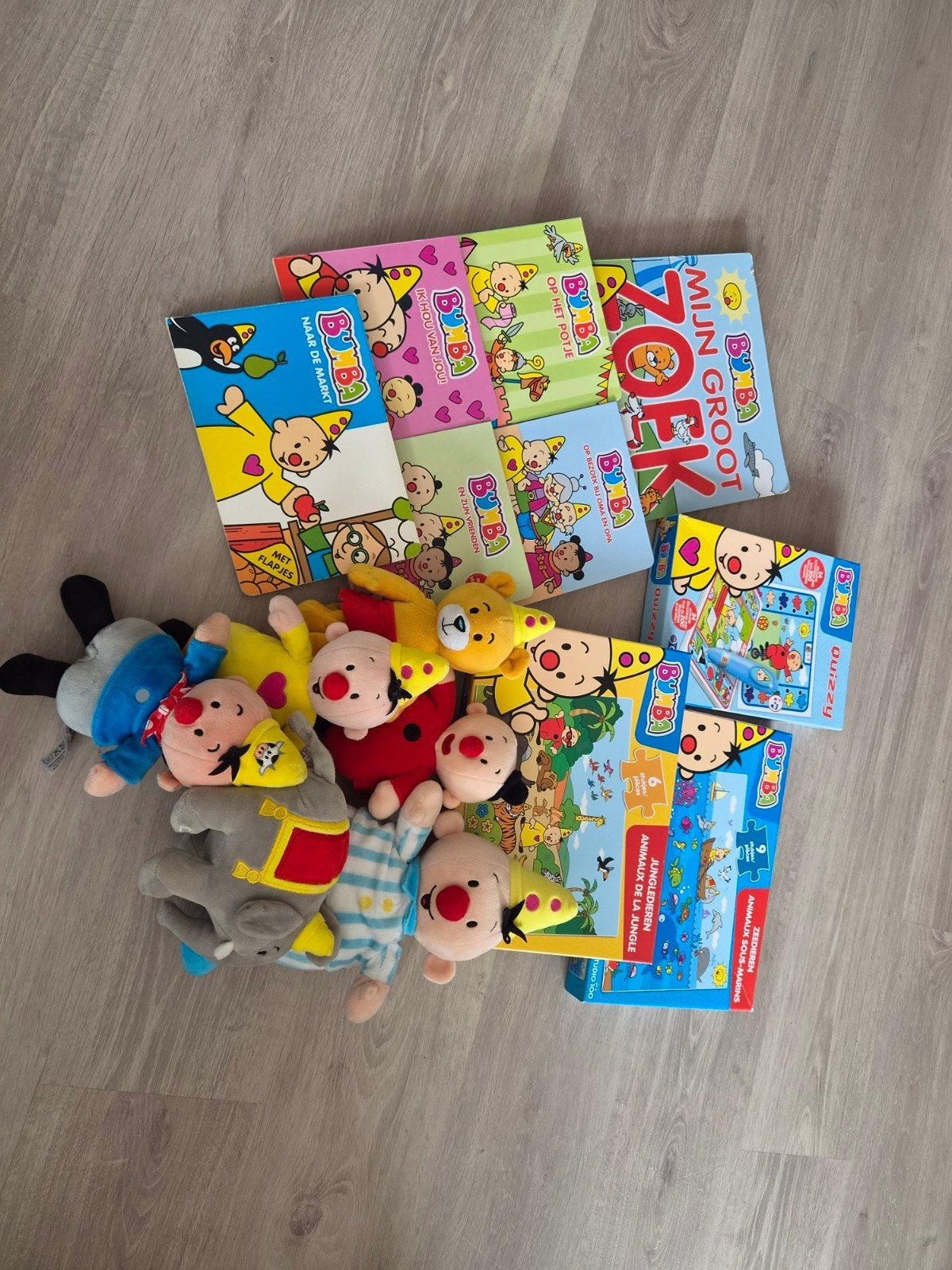 Groot Bumba pakket: boeken, spel, puzzels en knuffels, Ophalen, Zo goed als nieuw, Jongen of Meisje
