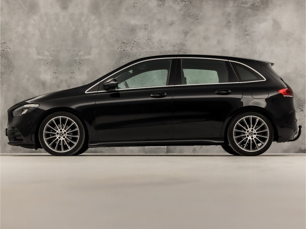 Mercedes-Benz B-Klasse 180 AMG Sport Automaat (GROOT NAVI, T, 12 maanden, 136 pk, Gebruikt, 4 cilinders