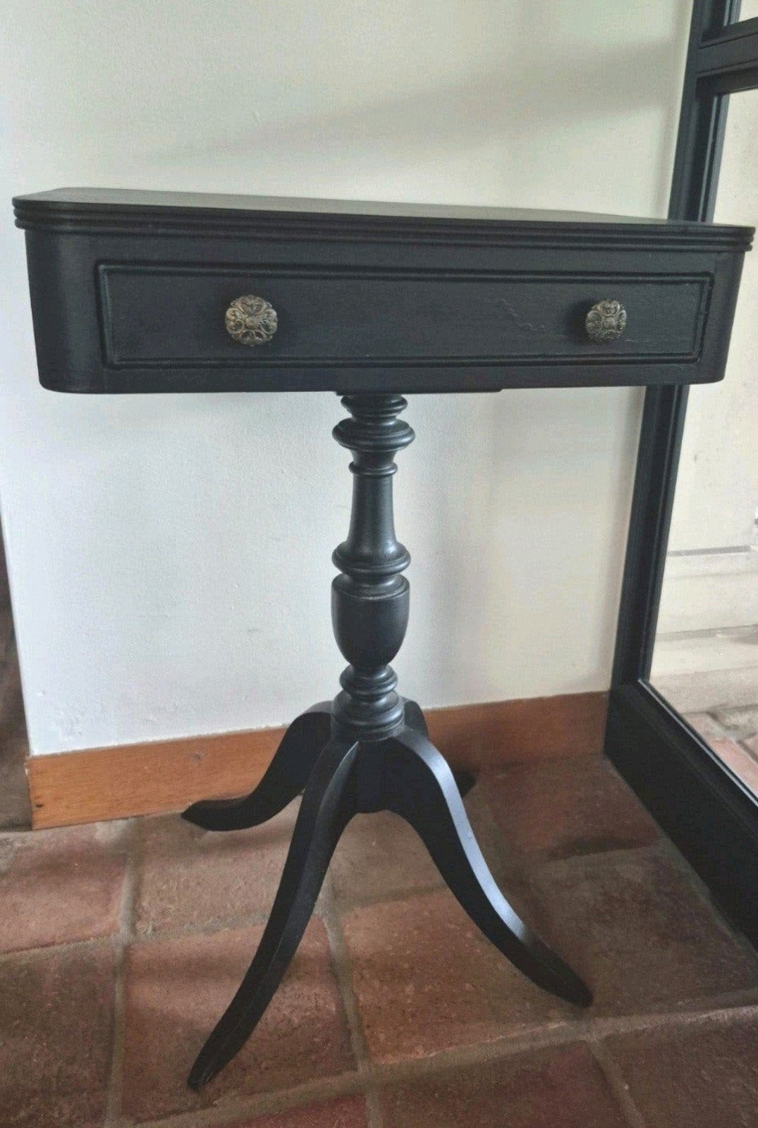 Zwart mat stevig klassiek bijzettafeltje + lade, 40x58x31 cm, Huis en Inrichting, Ophalen, 50 tot 100 cm, Nieuw, 25 tot 50 cm
