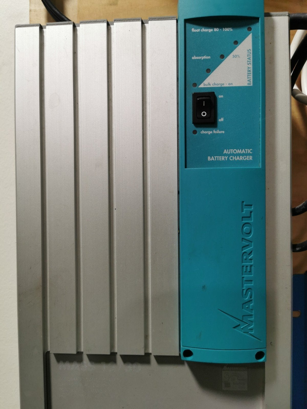 Mastervolt Automatische Acculader, Ophalen of Verzenden, Gebruikt