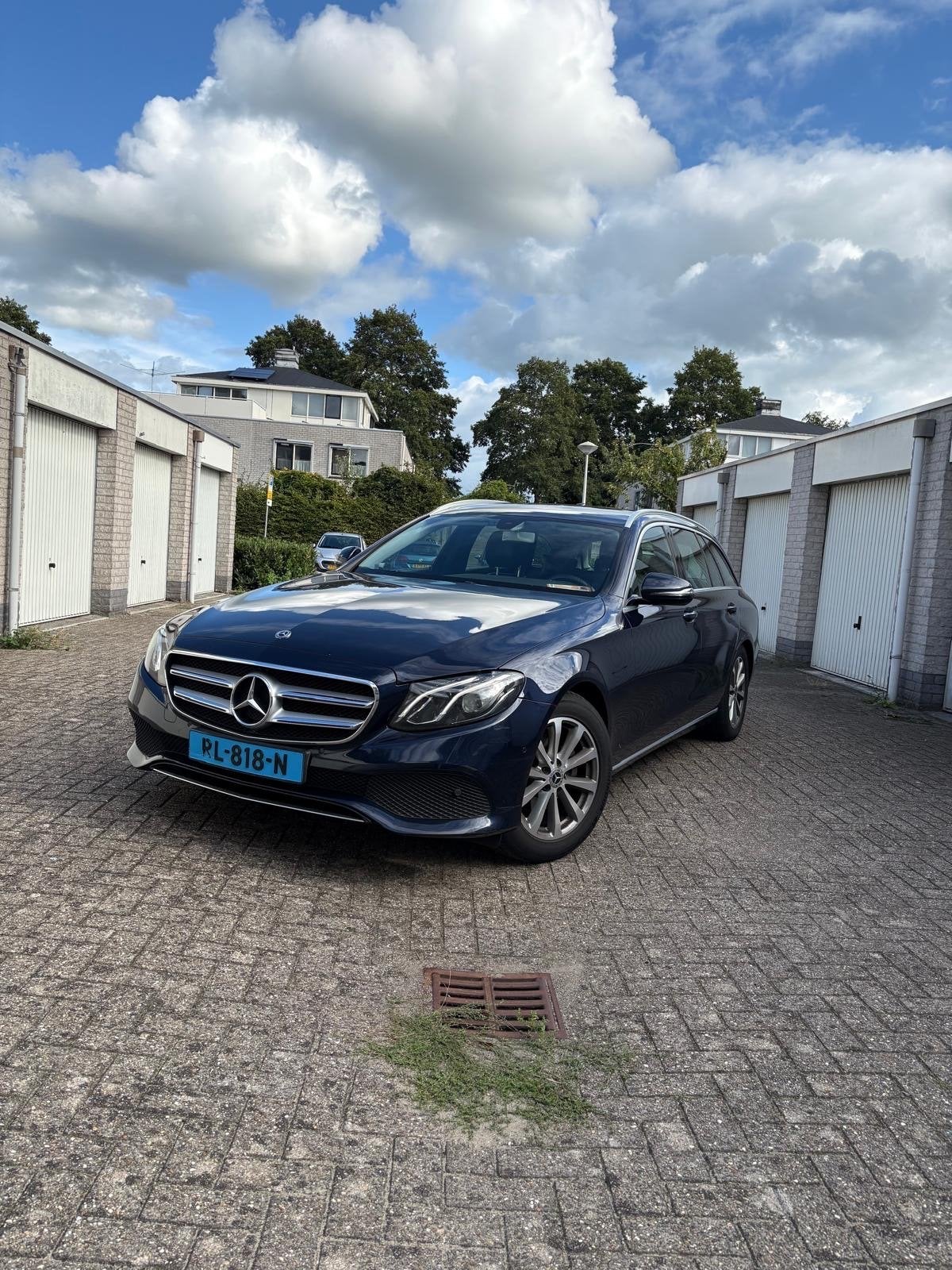 Mercedes-Benz E-Klasse E200 d 150pk 9G-TRONIC 2018 Blauw, Auto's, Automaat, Achterwielaandrijving, Blauw, Leder en Stof