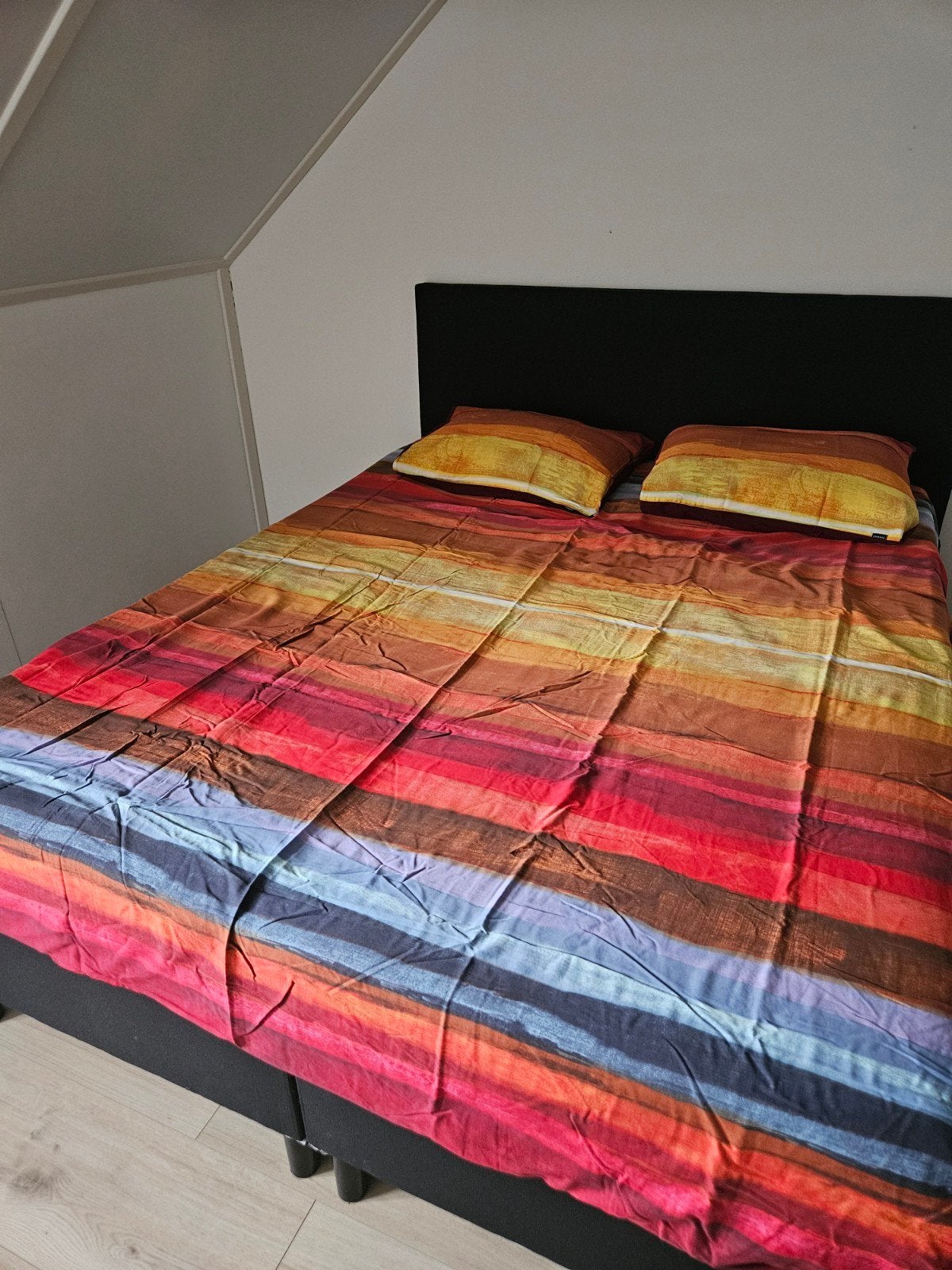 Essenza Katoensatijn Dekbedovertrek 180x220 met 2 Slopen, Ophalen, Gebruikt, Meerkleurig, Dekbedovertrek