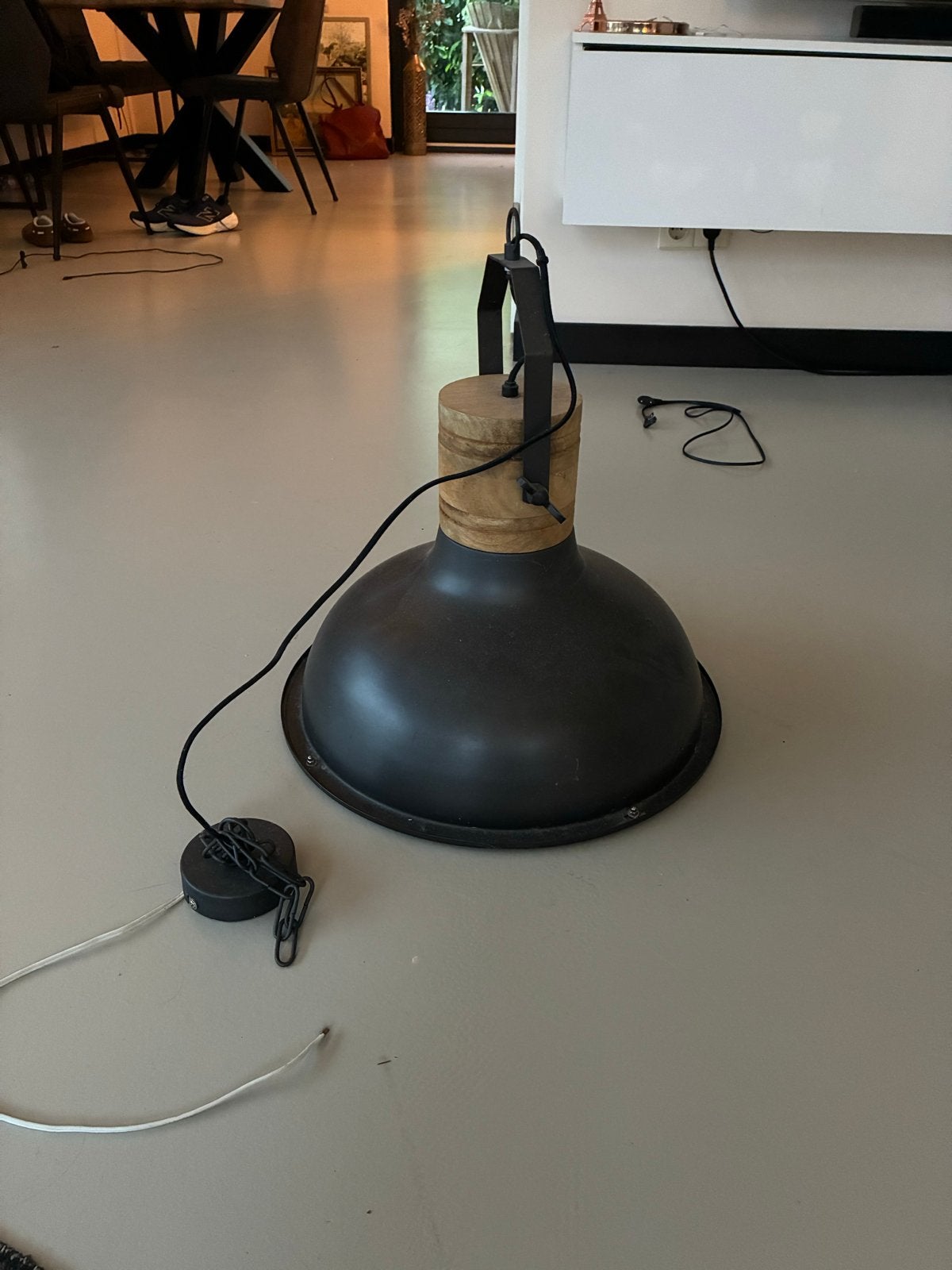 Industriële hanglamp met houten accenten, Ophalen, Zo goed als nieuw, Hout, E27 (groot)
