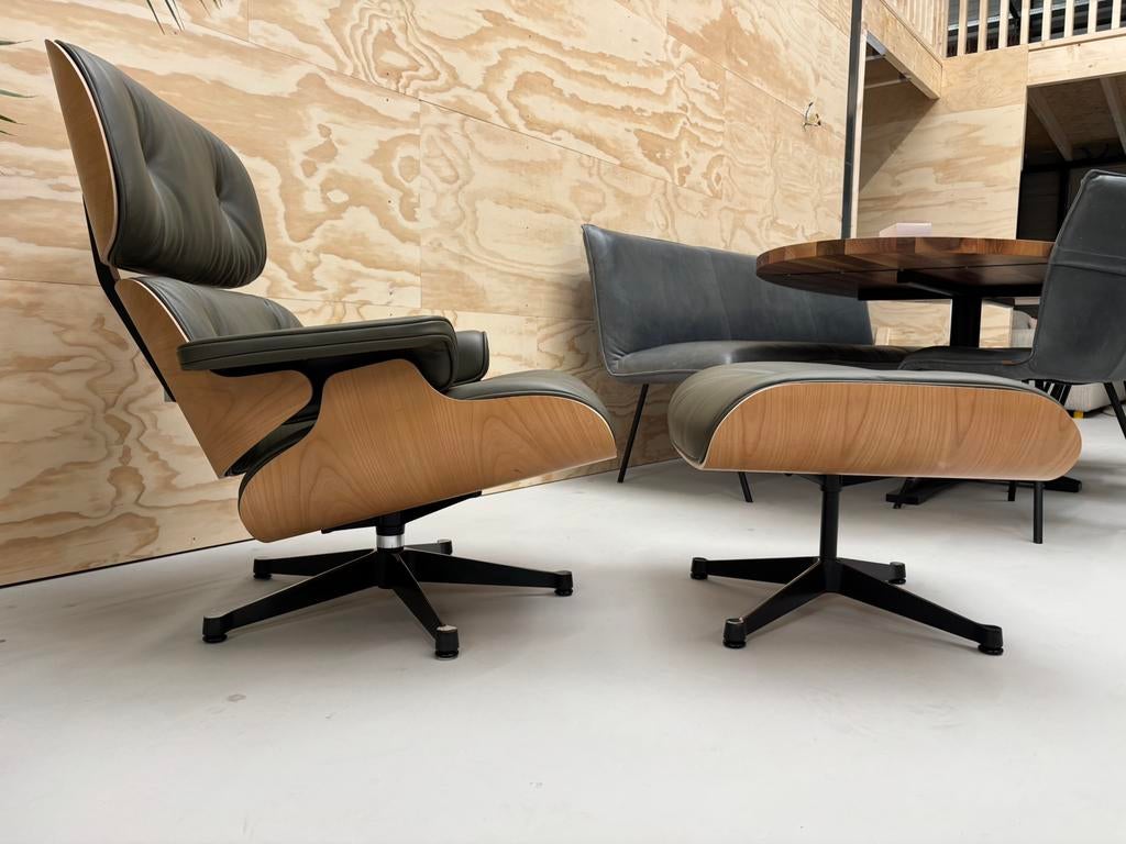 Vitra Eames Lounge Chair + Ottoman prem leder Khaki Nieuw, Vitra, Info@micheldethouars.nl, 9723 CA, Nieuw