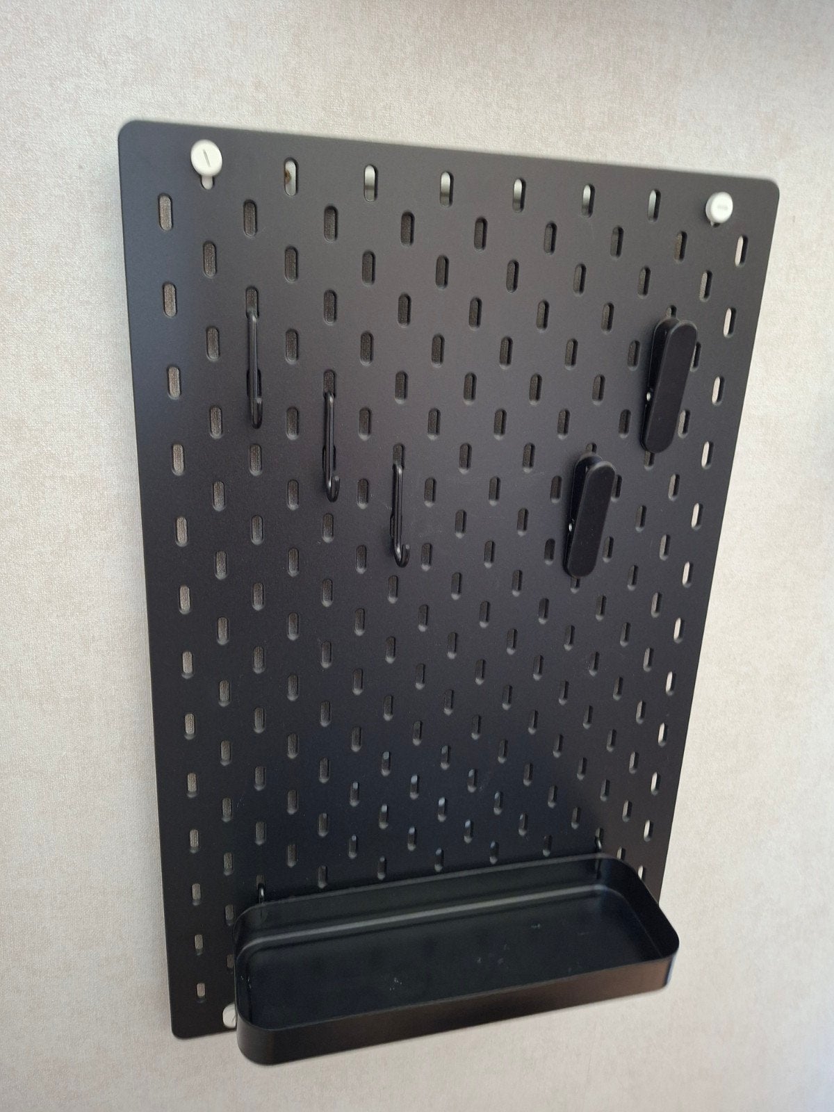 IKEA SKÅDIS Ophangbord Zwart 36x56 cm - Zo goed als nieuw, Ophalen, Zo goed als nieuw, Zwart, Metaal