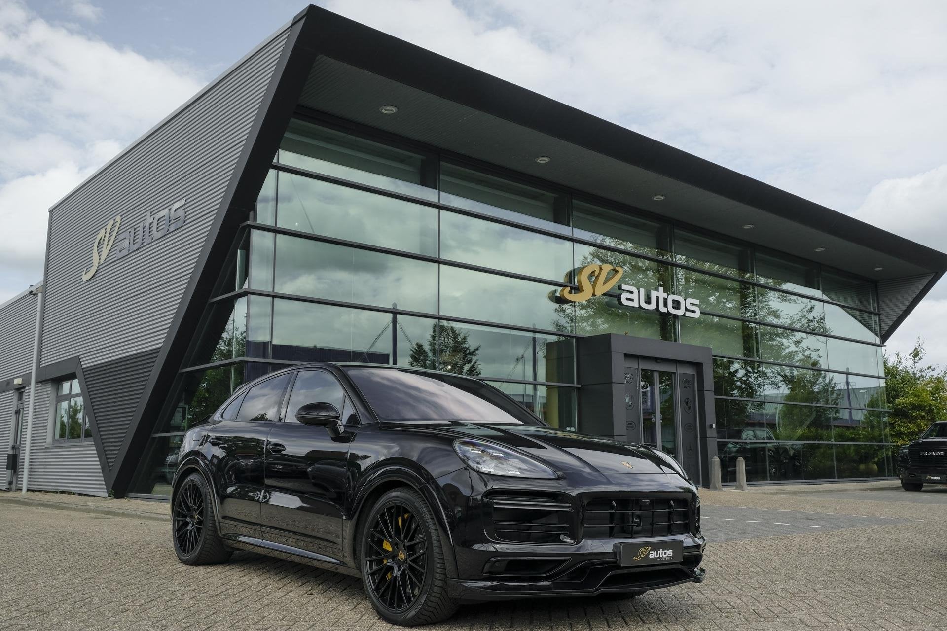 Porsche Cayenne Coupé 4.0 V8 Turbo S 680pk E-Hybrid Panoram, Auto's, Automaat, Cayenne, 14 kWh, Gebruikt