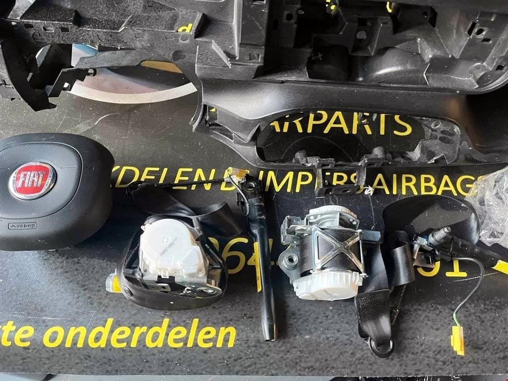 Airbag set Fiat Panda (2012-heden Dashboard set, Auto-onderdelen, Info@fabrikant.eu, Fabrikantstraat 1
1000 AA  Amsterdam, NL