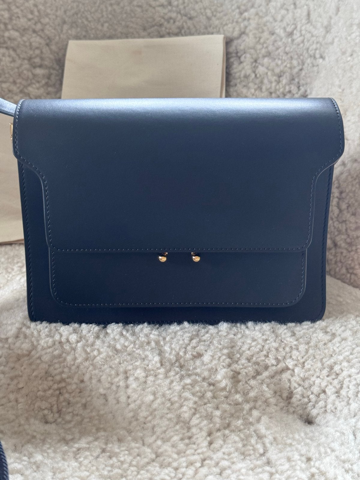 Marni Trunk Bag in zwart leer, Sieraden, Tassen en Uiterlijk, Verzenden, Nieuw, Zwart, Schoudertasje