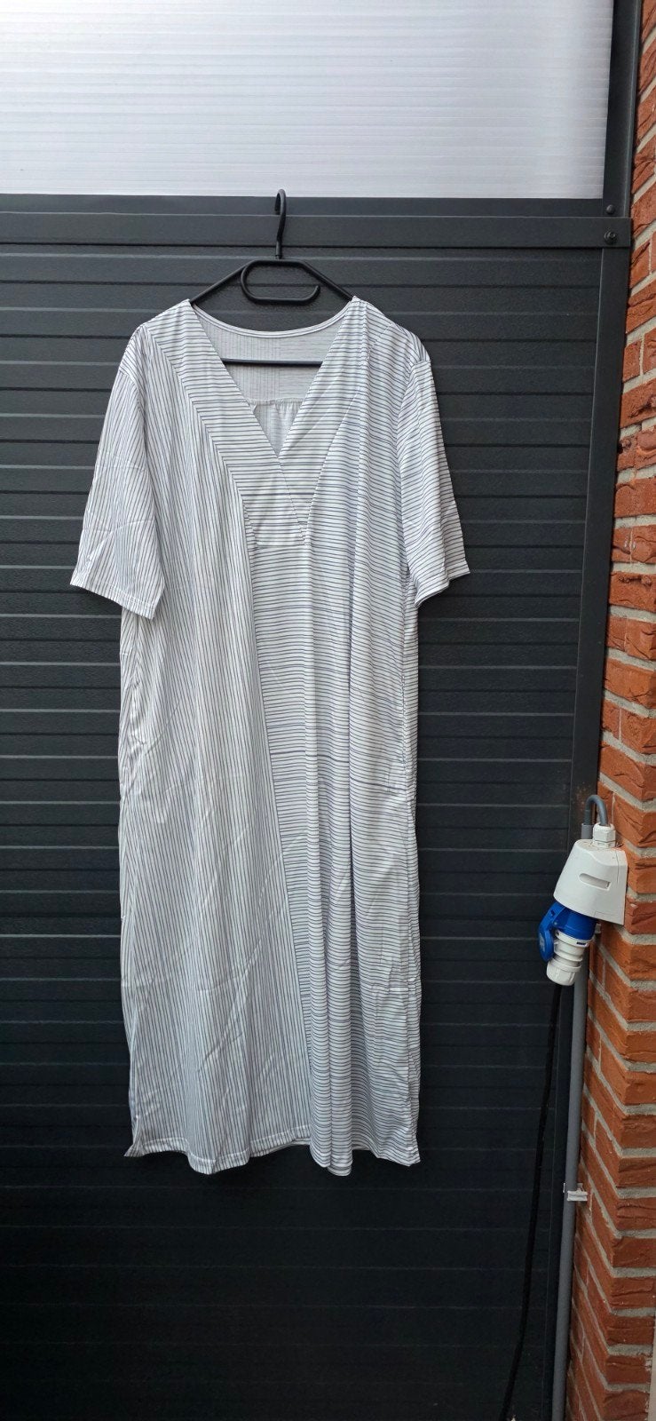 Comfortabele gestreepte jurk - Maat XXL, Wit, Maat 46/48 (XL) of groter, Ophalen of Verzenden, Gedragen