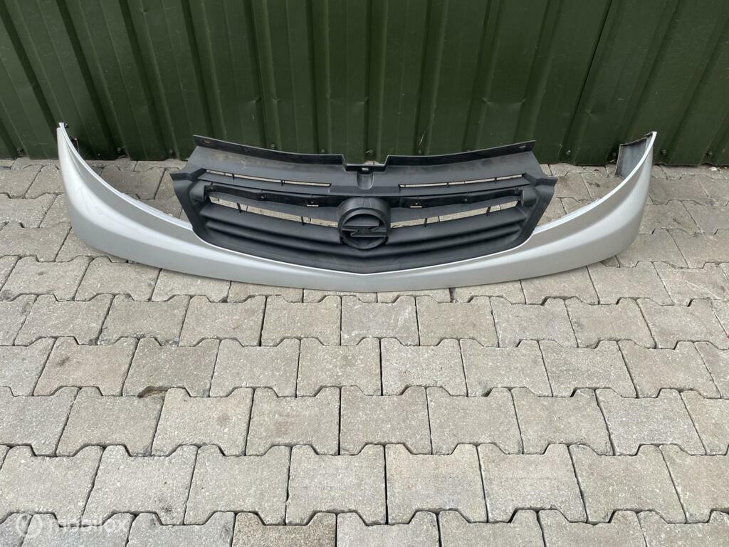 Voorbumper gril opel vivaro 623100248r Origineel, Auto-onderdelen, Gebruikt, Voor, Ophalen of Verzenden, Bumper