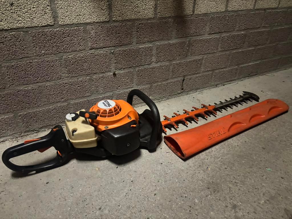 Stihl HS 82T Heggenschaar Benzine, Ophalen of Verzenden, Zo goed als nieuw, Benzine